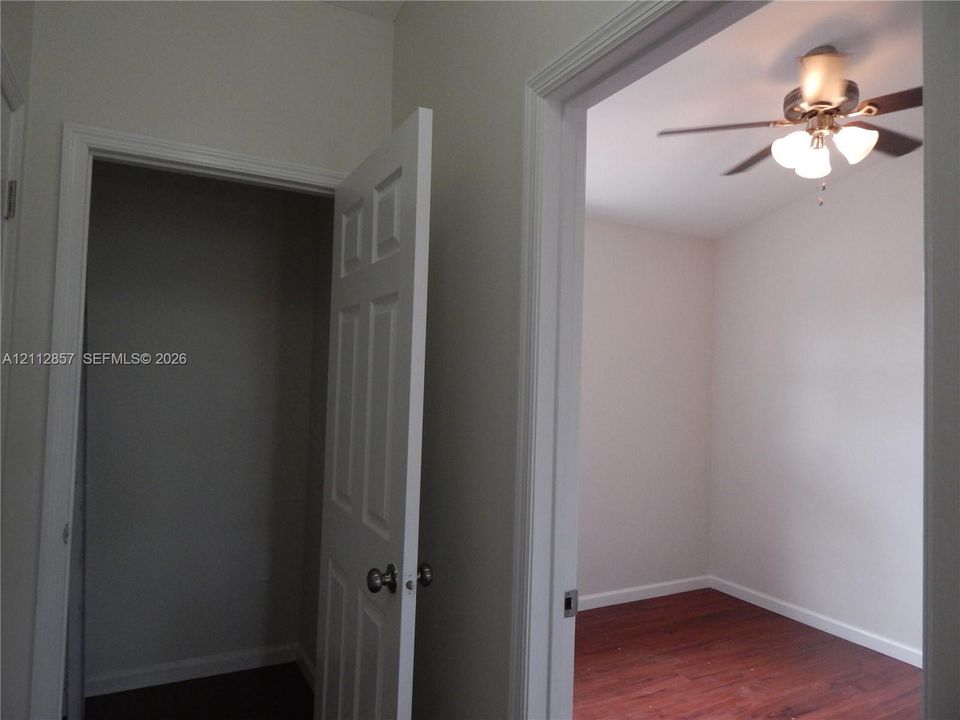 В аренду: $2,850 (3 спален, 2 ванн, 1216 Квадратных фут)