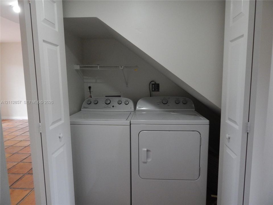 В аренду: $2,850 (3 спален, 2 ванн, 1216 Квадратных фут)