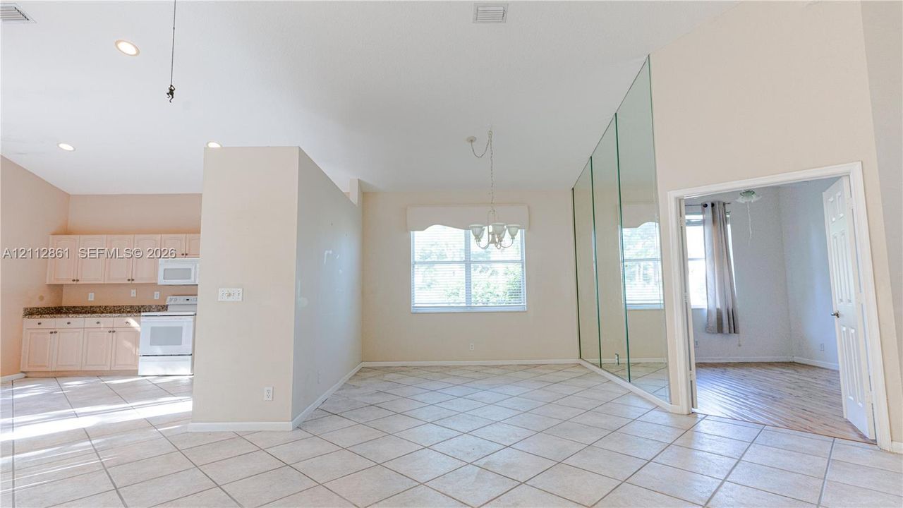 For Sale: $450,000 (3 beds, 2 baths, 1784 Square Feet)