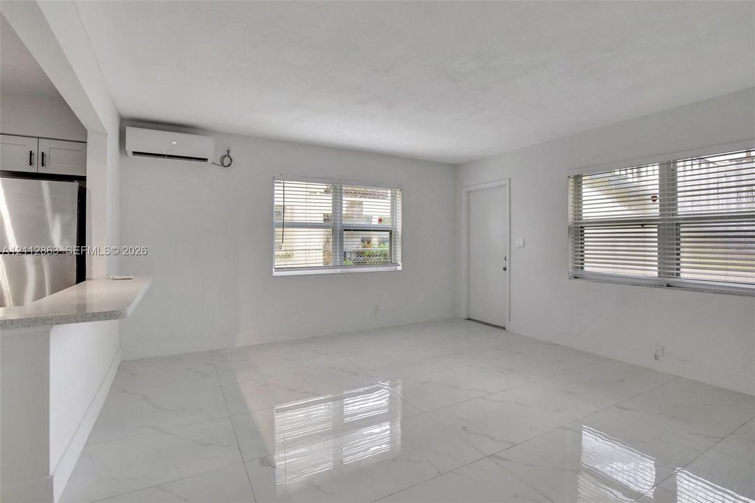For Rent: $1,800 (1 beds, 1 baths, 650 Square Feet)