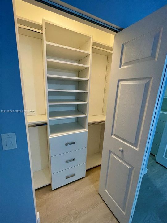 В аренду: $2,600 (2 спален, 1 ванн, 994 Квадратных фут)