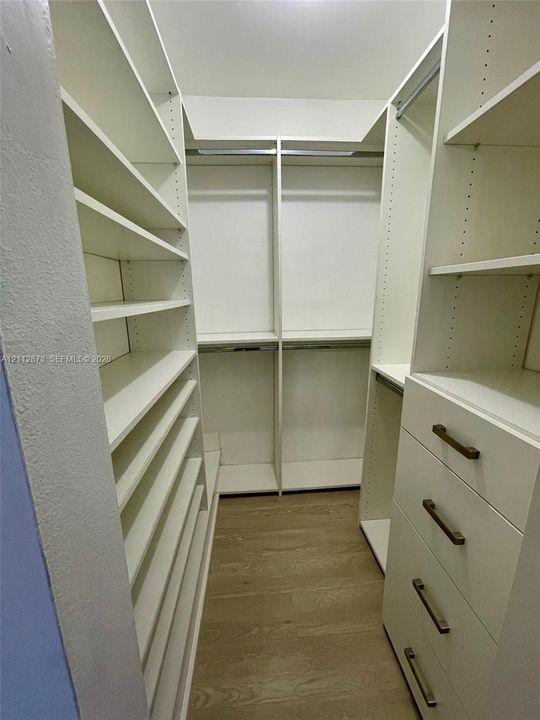 В аренду: $2,600 (2 спален, 1 ванн, 994 Квадратных фут)
