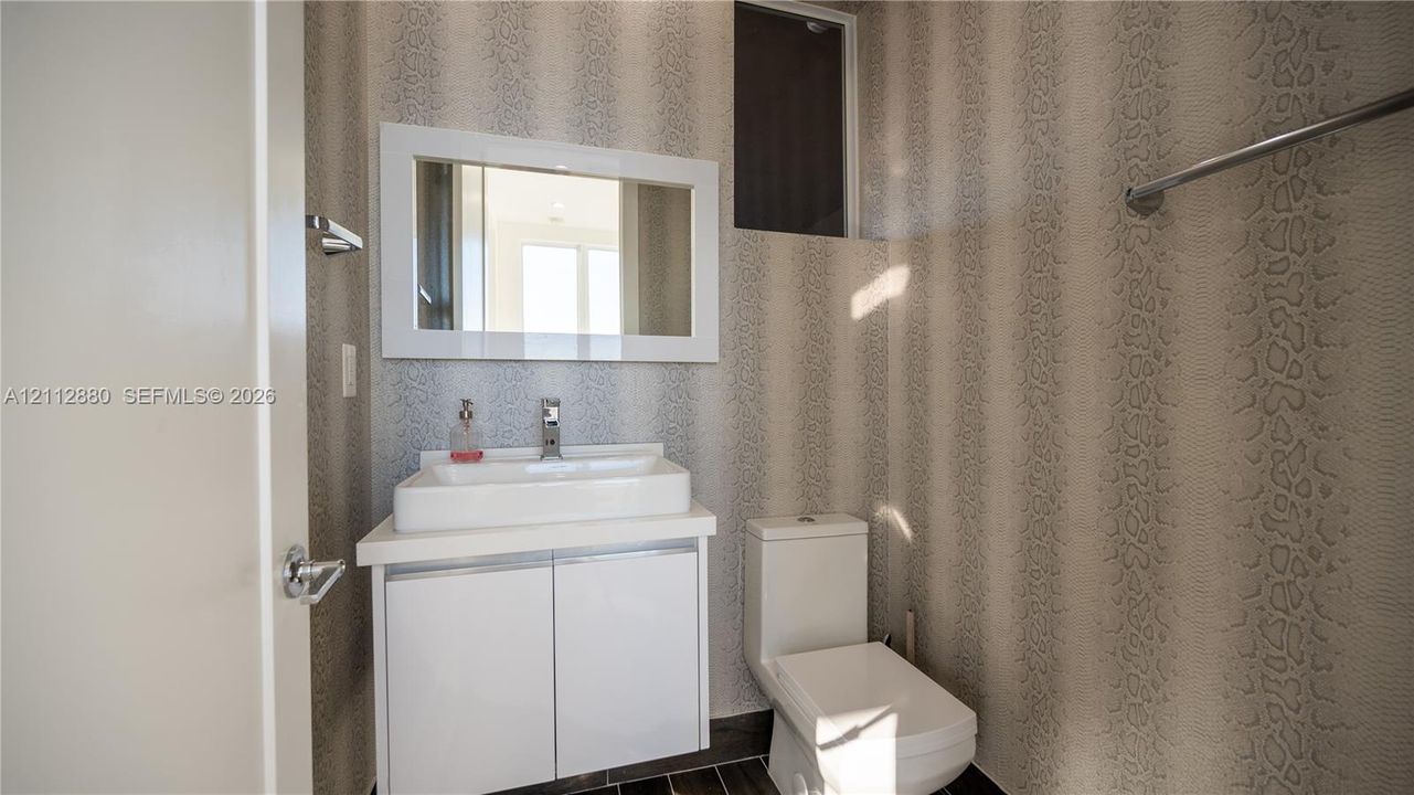 Rooftop 1/2 Bathroom