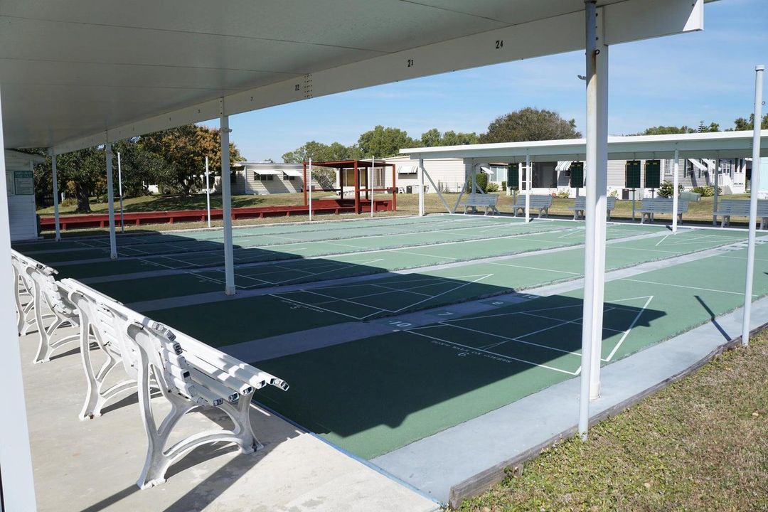 PinelakeShuffleboard