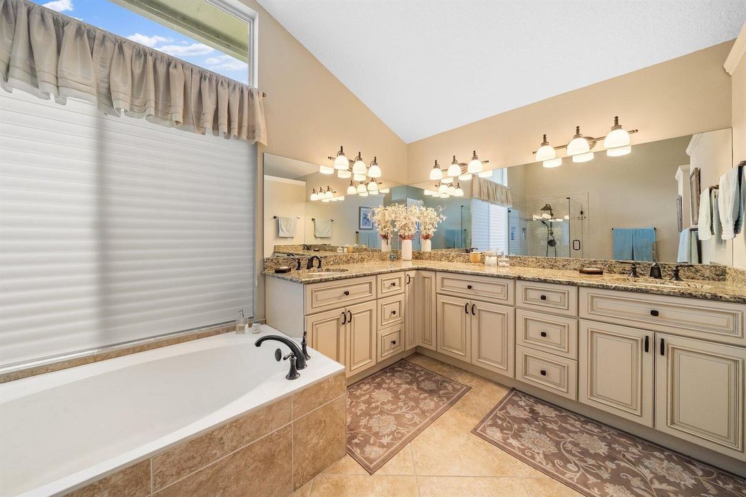 046-140ThorntonDr-PalmBeachGardens-FL-SM