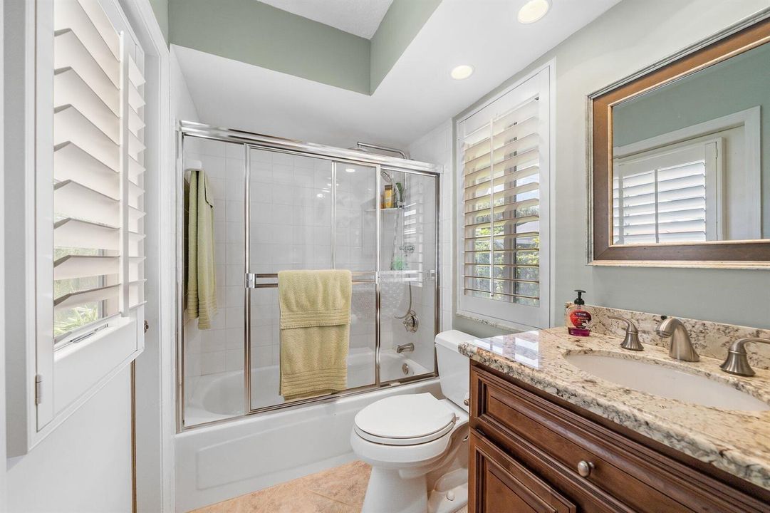 030-140ThorntonDr-PalmBeachGardens-FL-SM