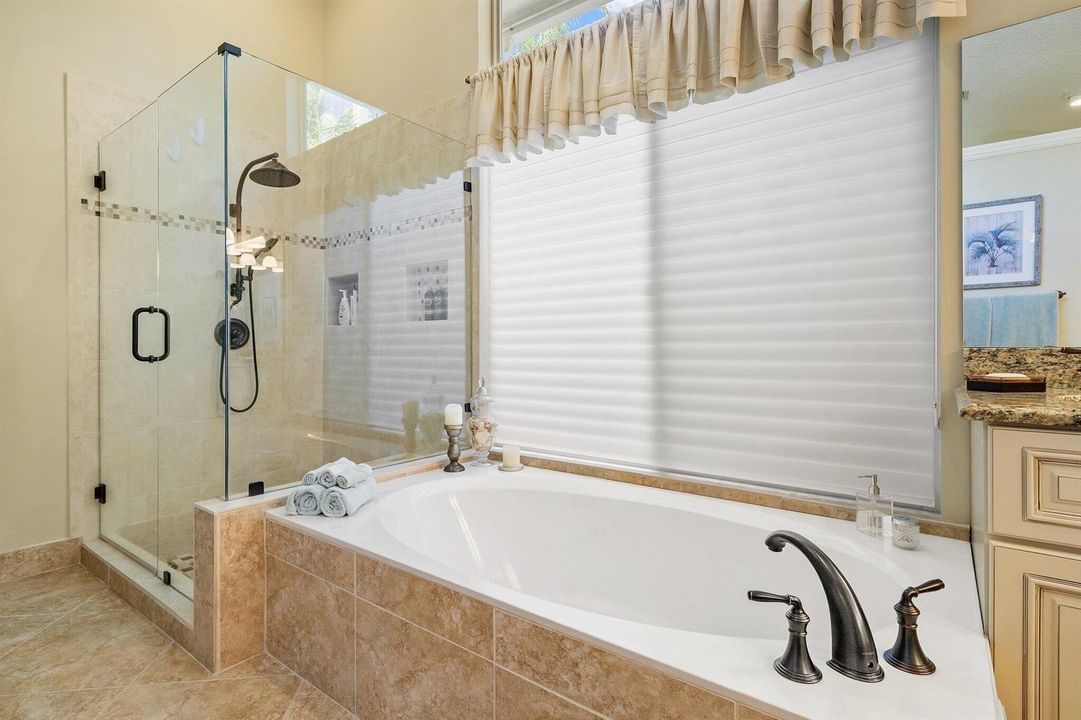 045-140ThorntonDr-PalmBeachGardens-FL-SM
