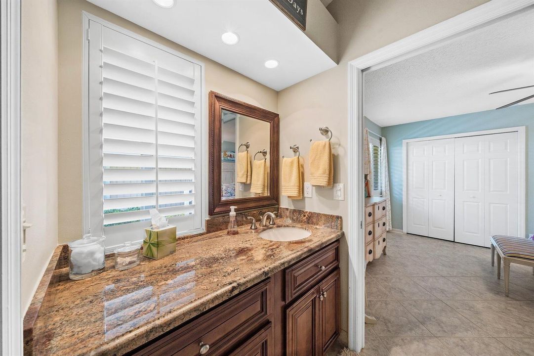 033-140ThorntonDr-PalmBeachGardens-FL-SM