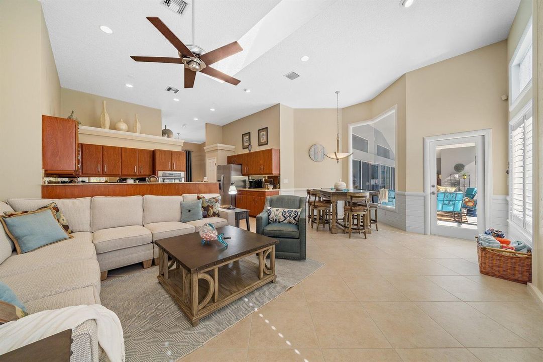 027-140ThorntonDr-PalmBeachGardens-FL-SM