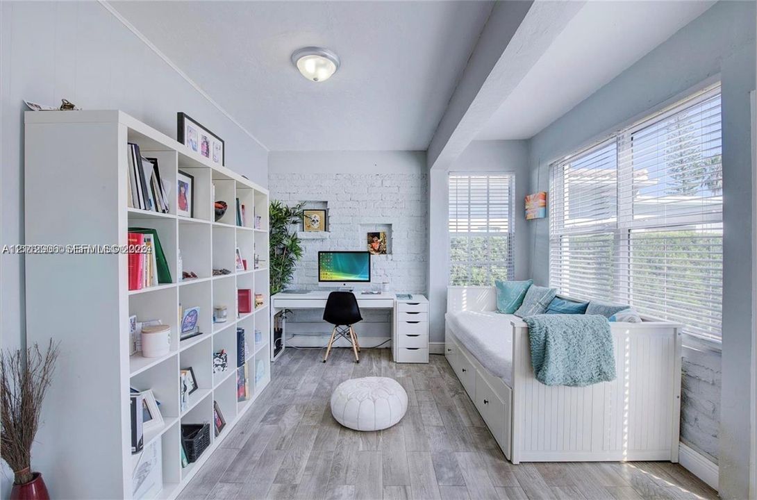 For Rent: $4,900 (4 beds, 2 baths, 1831 Square Feet)