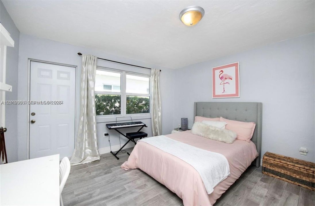 For Rent: $4,900 (4 beds, 2 baths, 1831 Square Feet)