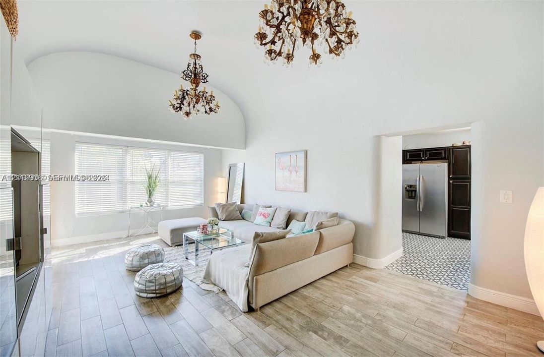 For Rent: $4,900 (4 beds, 2 baths, 1831 Square Feet)