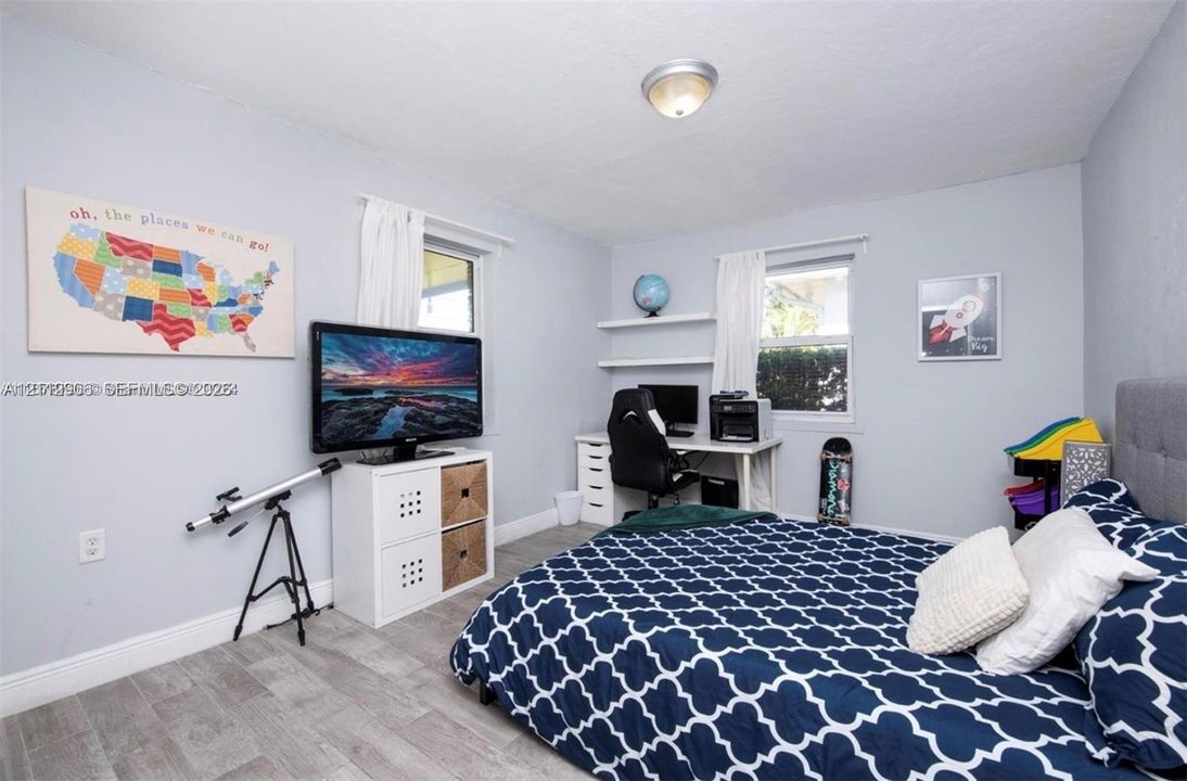 For Rent: $4,900 (4 beds, 2 baths, 1831 Square Feet)