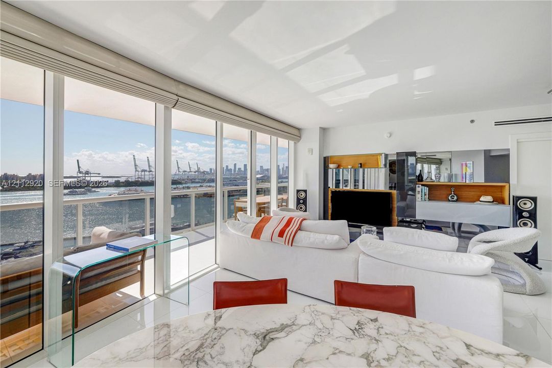 For Sale: $2,600,000 (2 beds, 2 baths, 1425 Square Feet)