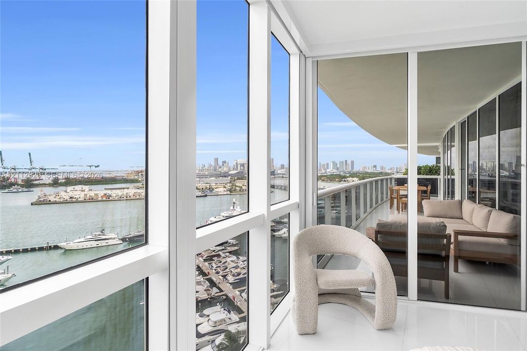 For Sale: $2,600,000 (2 beds, 2 baths, 1425 Square Feet)