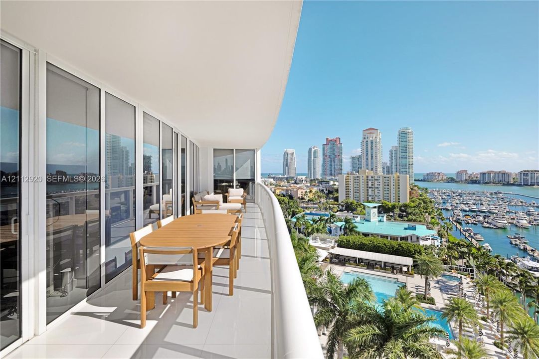 For Sale: $2,600,000 (2 beds, 2 baths, 1425 Square Feet)