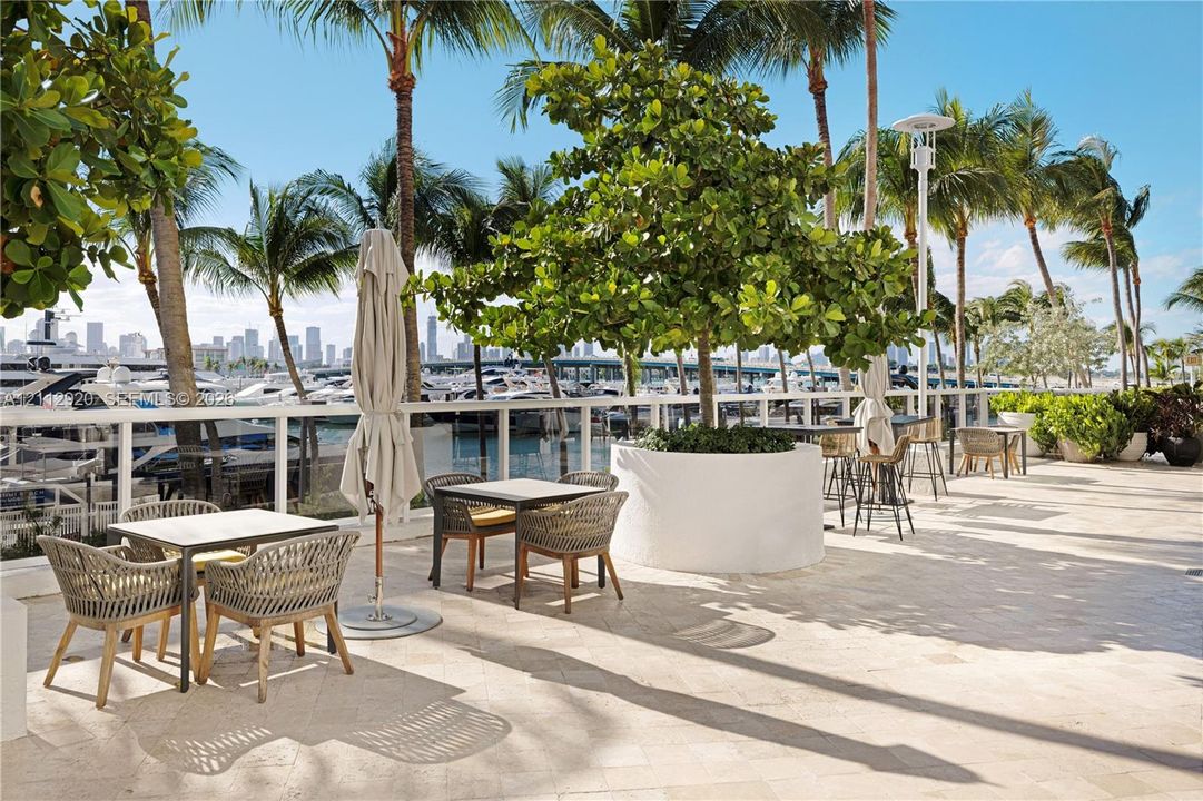 For Sale: $2,600,000 (2 beds, 2 baths, 1425 Square Feet)