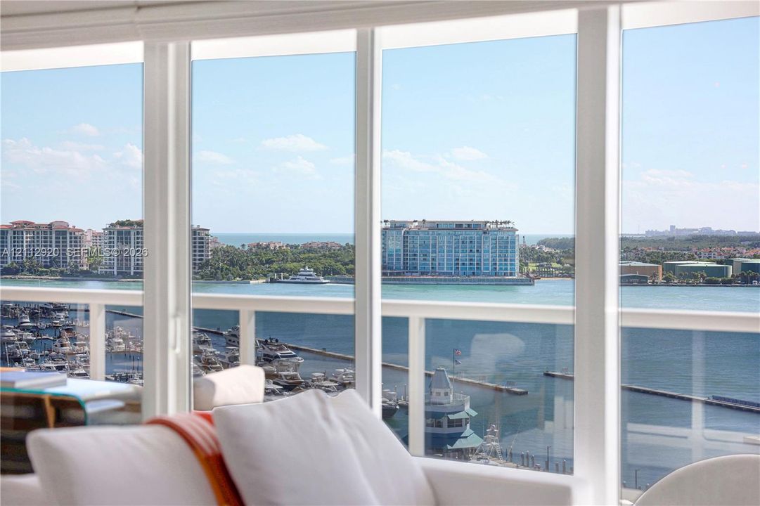 For Sale: $2,600,000 (2 beds, 2 baths, 1425 Square Feet)