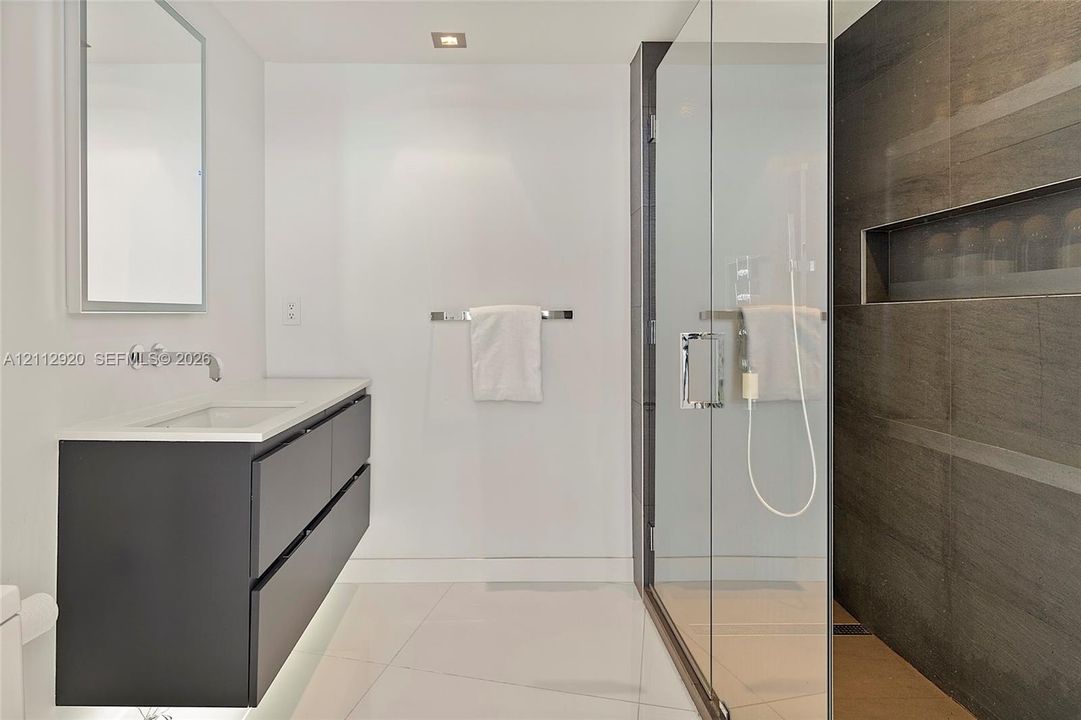 For Sale: $2,600,000 (2 beds, 2 baths, 1425 Square Feet)