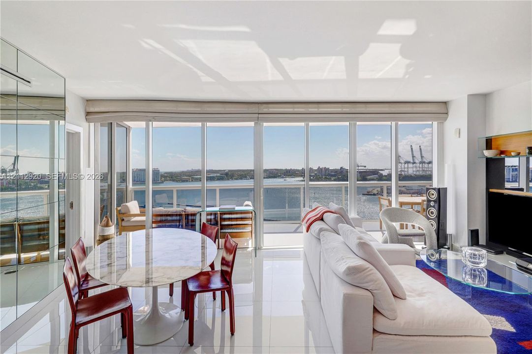 For Sale: $2,600,000 (2 beds, 2 baths, 1425 Square Feet)