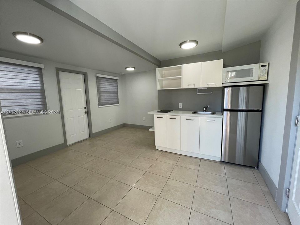 В аренду: $1,500 (1 спален, 1 ванн, 650 Квадратных фут)