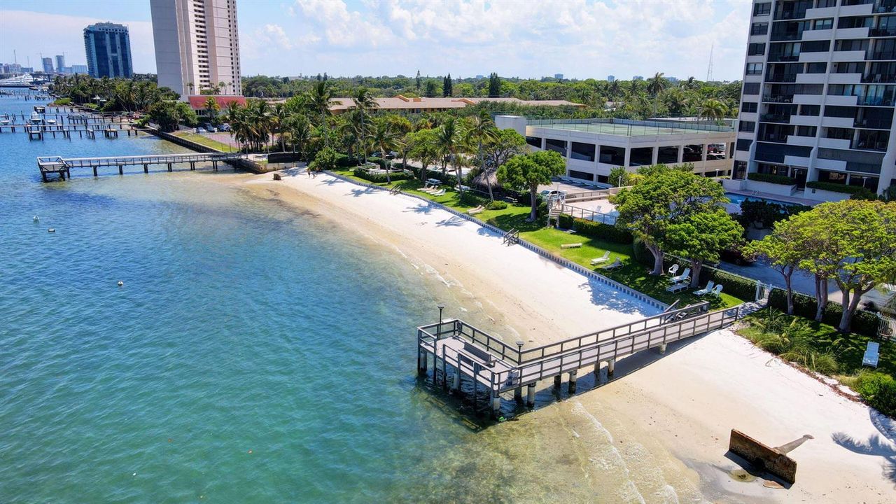 32-web-or-mls-5600 N Flagler (18)