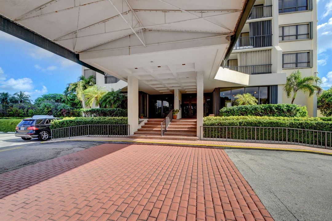 30-web-or-mls-5600 N Flagler (12)