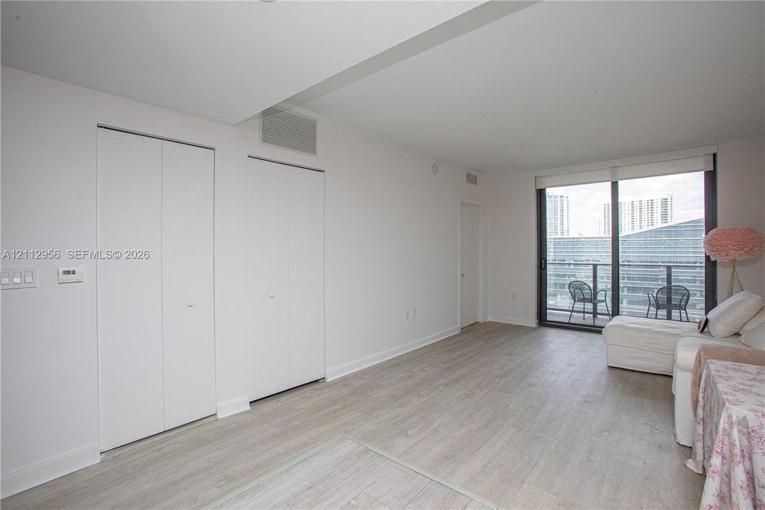 For Rent: $3,750 (1 beds, 1 baths, 756 Square Feet)