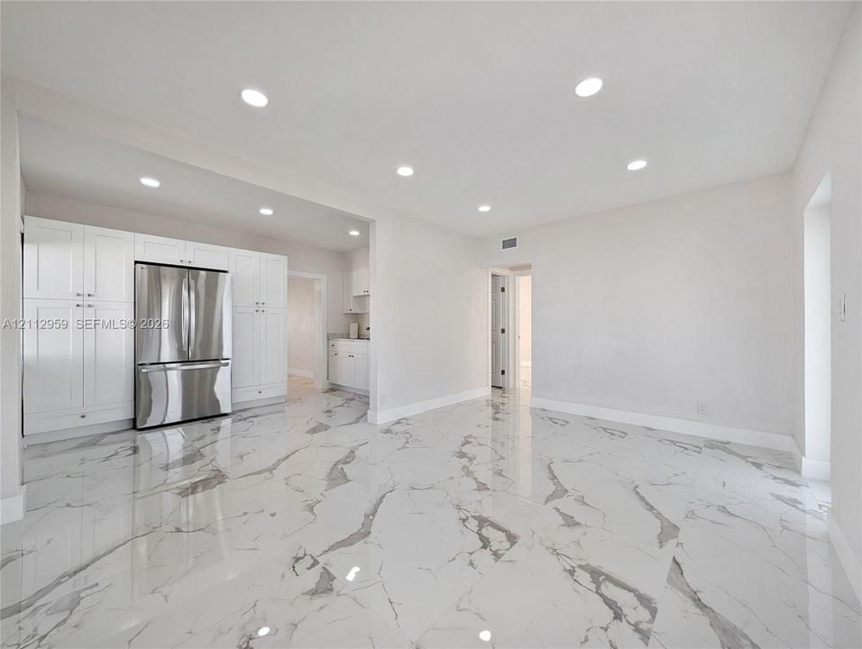 For Rent: $3,400 (3 beds, 2 baths, 1273 Square Feet)