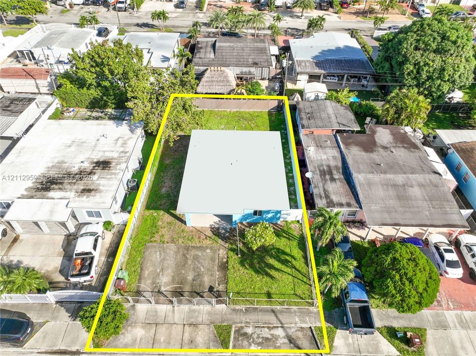 For Rent: $3,400 (3 beds, 2 baths, 1273 Square Feet)