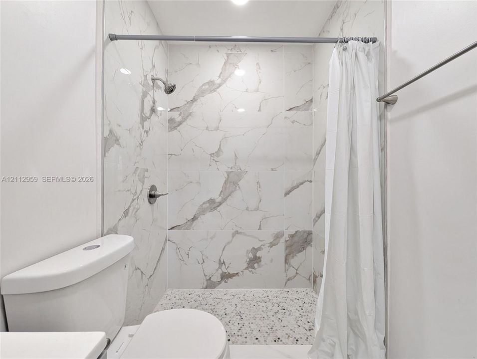 For Rent: $3,400 (3 beds, 2 baths, 1273 Square Feet)