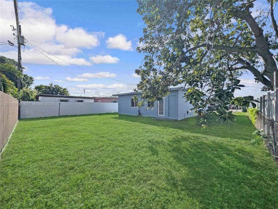 For Rent: $3,400 (3 beds, 2 baths, 1273 Square Feet)