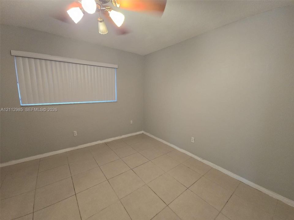 В аренду: $1,950 (2 спален, 1 ванн, 2182 Квадратных фут)