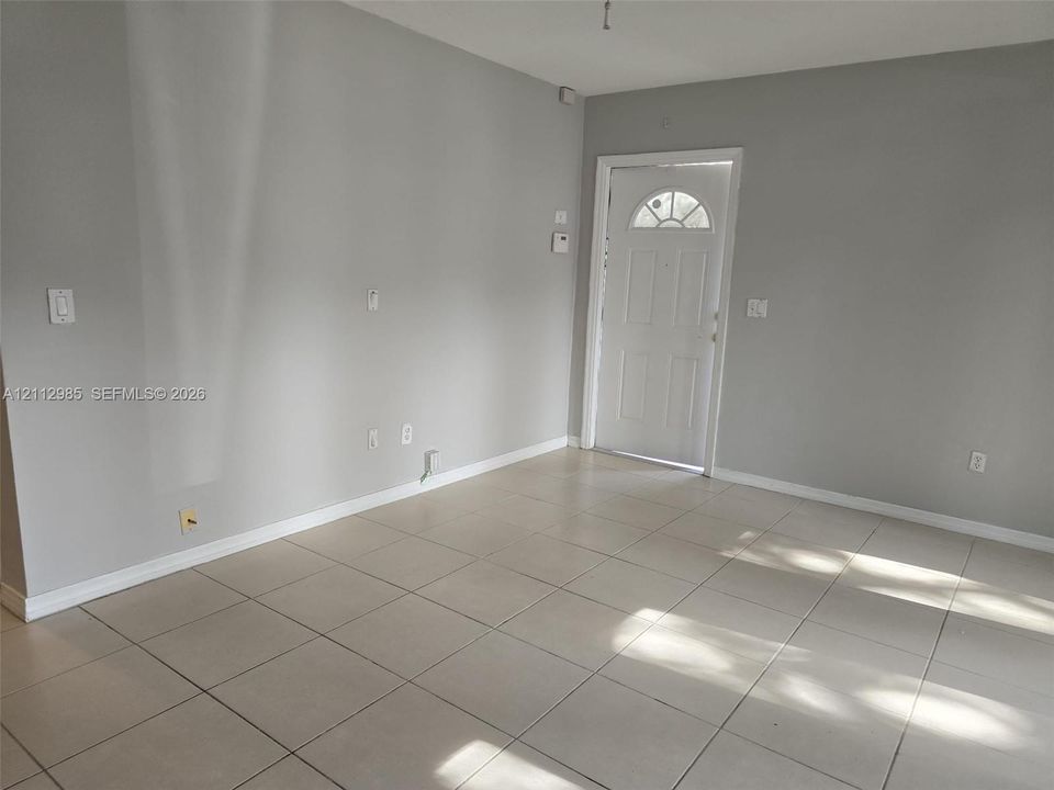 В аренду: $1,950 (2 спален, 1 ванн, 2182 Квадратных фут)