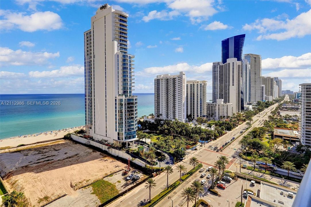 В аренду: $12,500 (2 спален, 2 ванн, 2261 Квадратных фут)