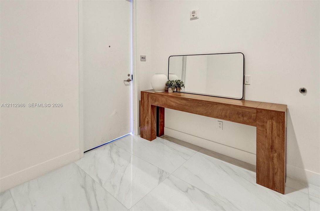 В аренду: $12,500 (2 спален, 2 ванн, 2261 Квадратных фут)