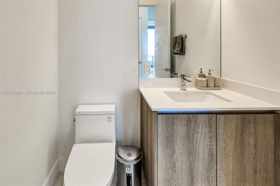 В аренду: $12,500 (2 спален, 2 ванн, 2261 Квадратных фут)