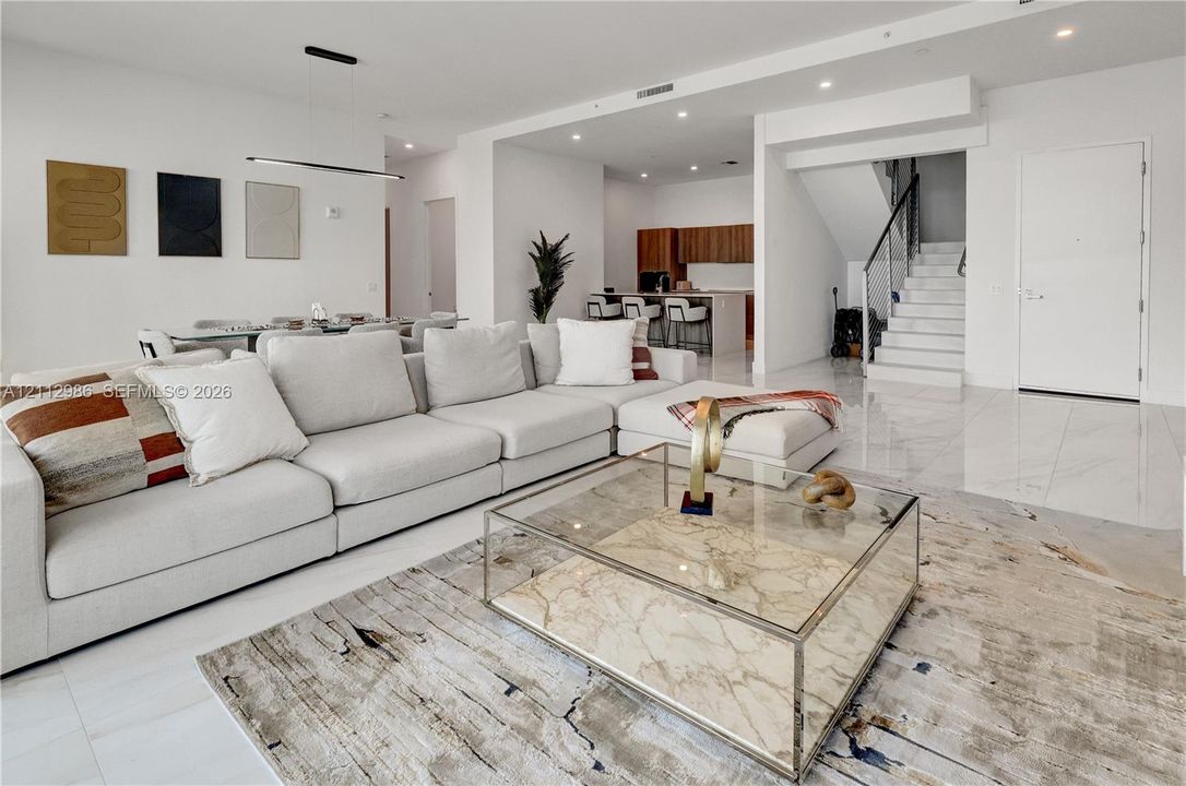 В аренду: $12,500 (2 спален, 2 ванн, 2261 Квадратных фут)