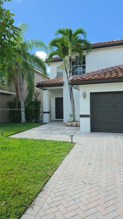 For Rent: $3,900 (3 beds, 2 baths, 1824 Square Feet)