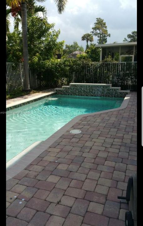 For Rent: $3,900 (3 beds, 2 baths, 1824 Square Feet)