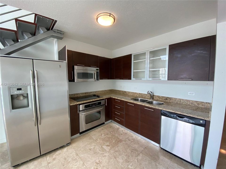 В аренду: $3,000 (1 спален, 1 ванн, 981 Квадратных фут)