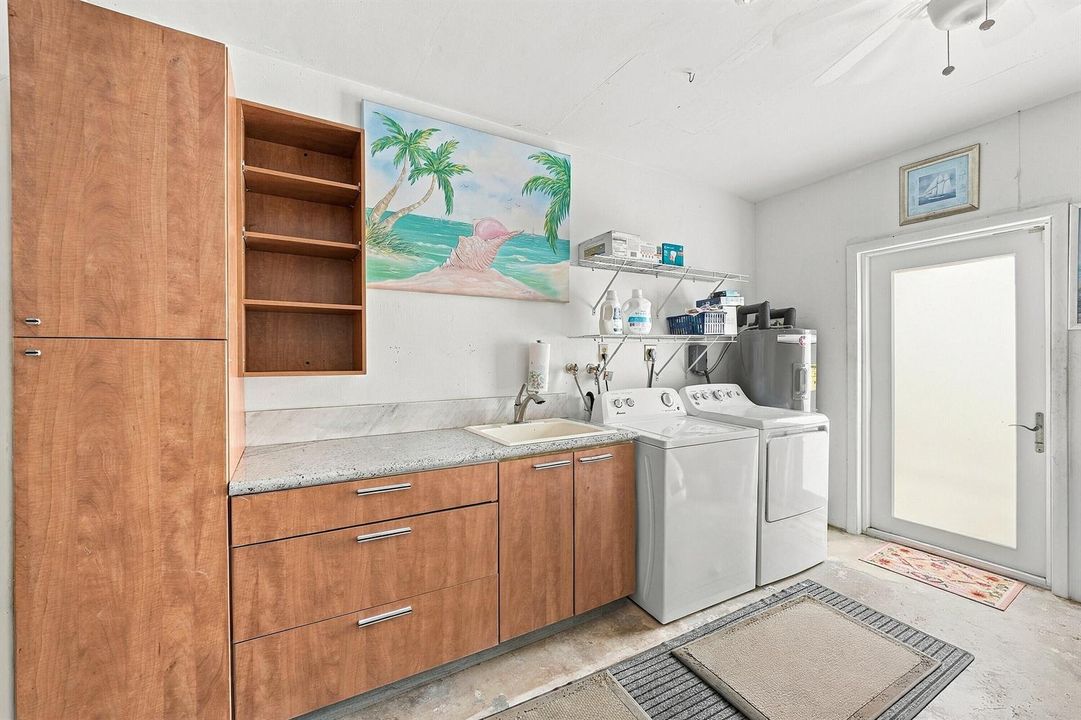 Laundry Room in Garage w/AC