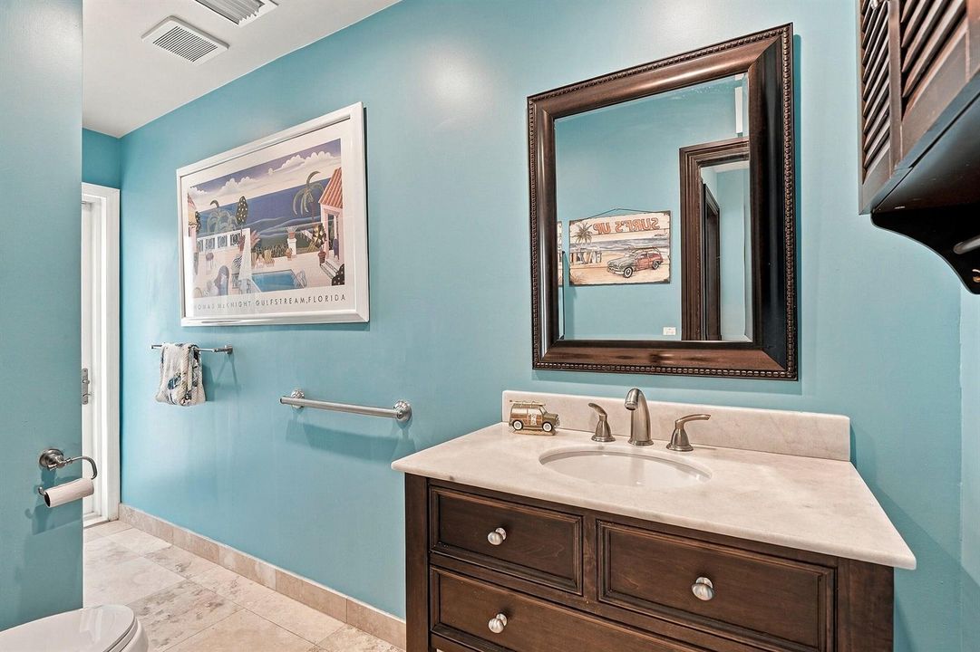 2nd Bathroom (Cabana Bathroom)