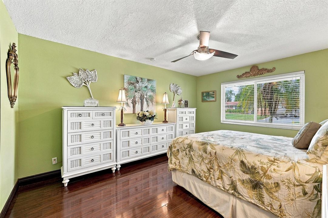 Primary Bedroom w/En-Suite Bath