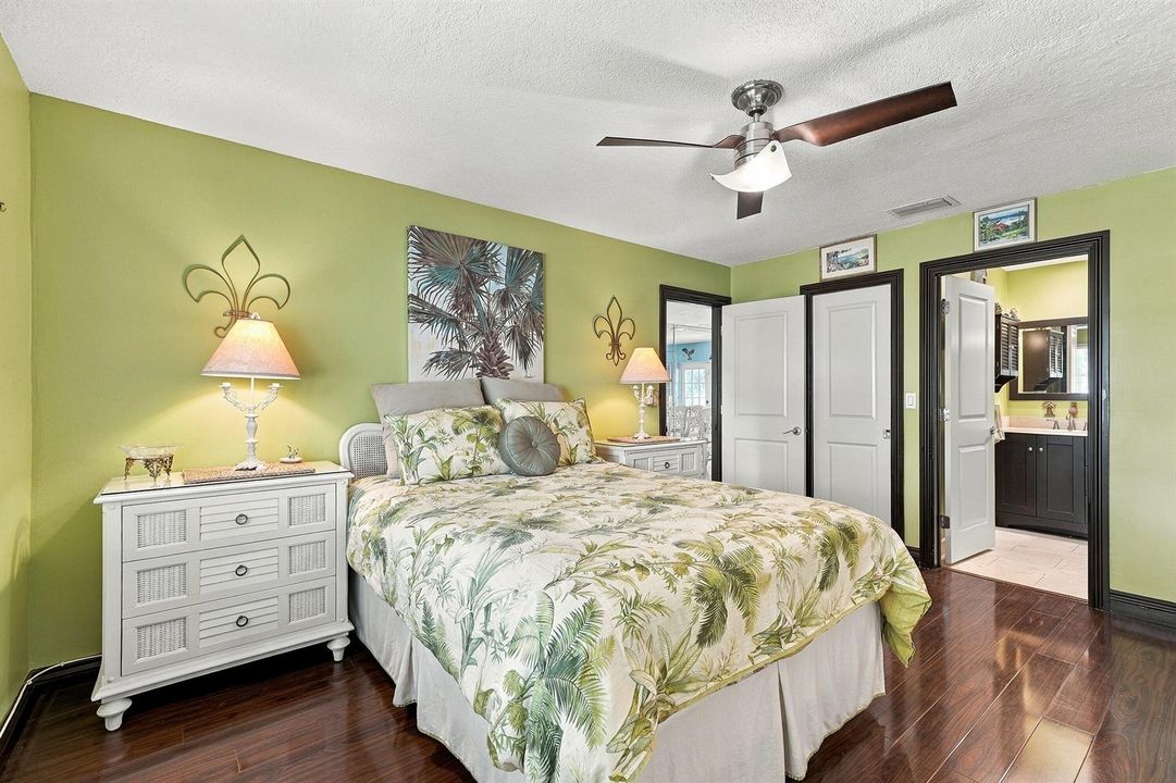 Primary Bedroom w/En-Suite Bath