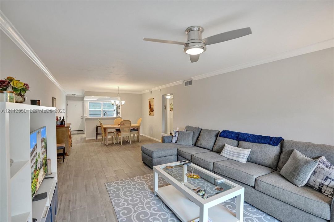 En Venta: $179,900 (2 camas, 2 baños, 1156 Pies cuadrados)