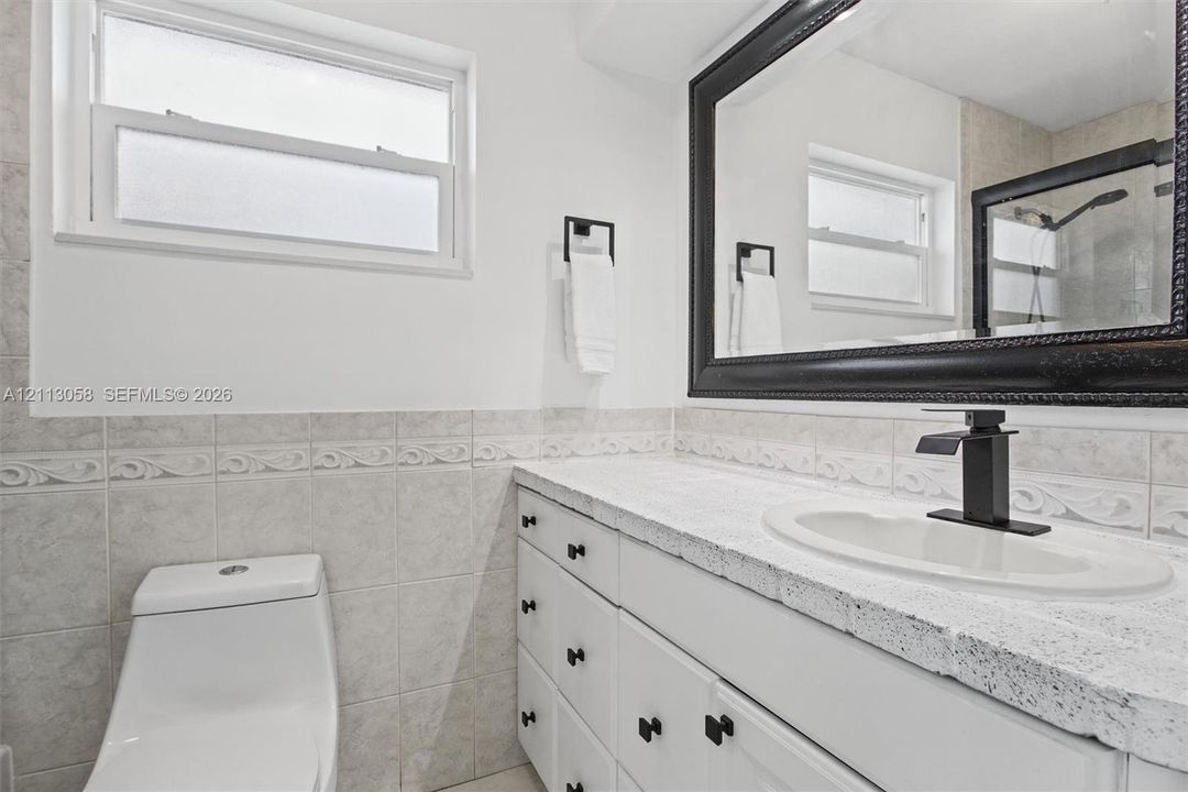 For Sale: $650,000 (3 beds, 2 baths, 1377 Square Feet)