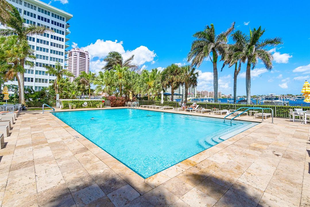 029-875EastCaminoReal-11-BocaRaton-FL-33