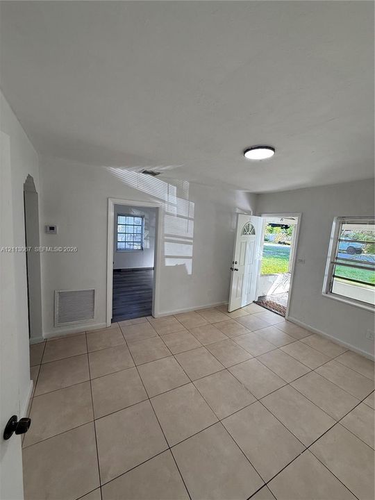 В аренду: $1,790 (2 спален, 1 ванн, 1300 Квадратных фут)