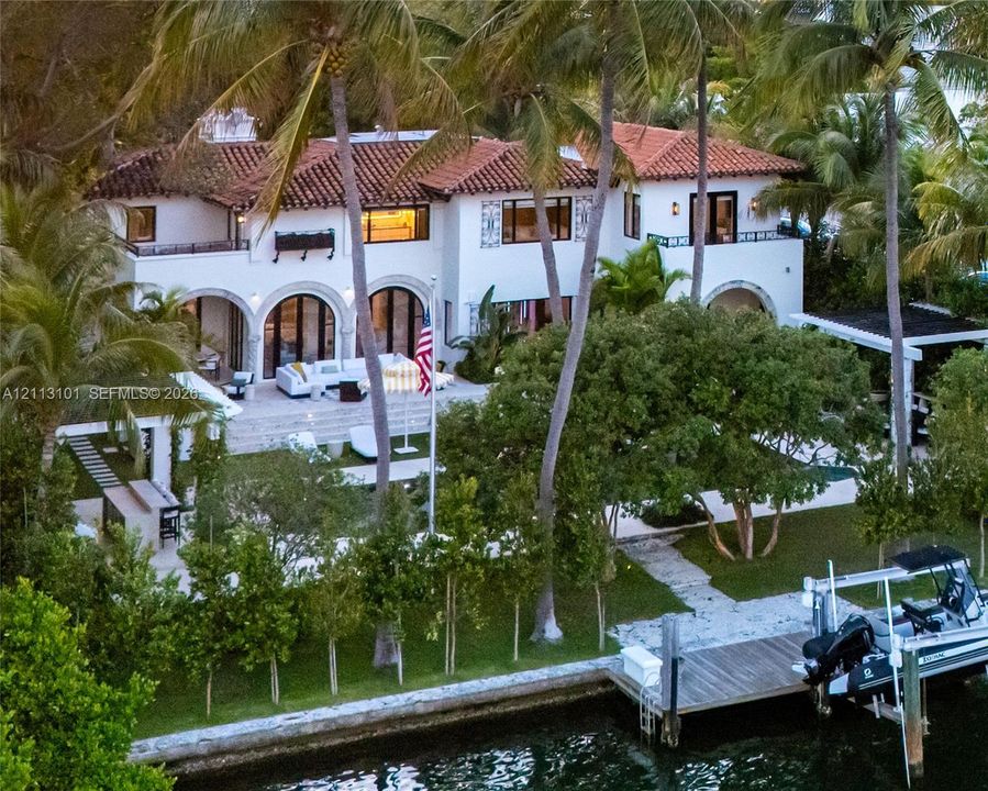 На продажу: $37,500,000 (6 спален, 6 ванн, 8794 Квадратных фут)